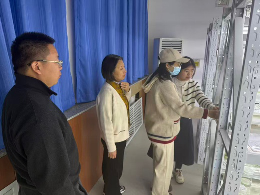 园艺科技学院开展清明节前实验室安全检查